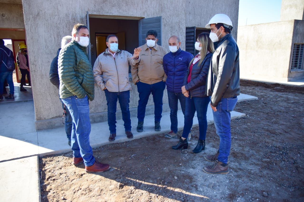 Quintela verificó avances en la construcción de viviendas con el tercer dormitorio y lotes con servicios